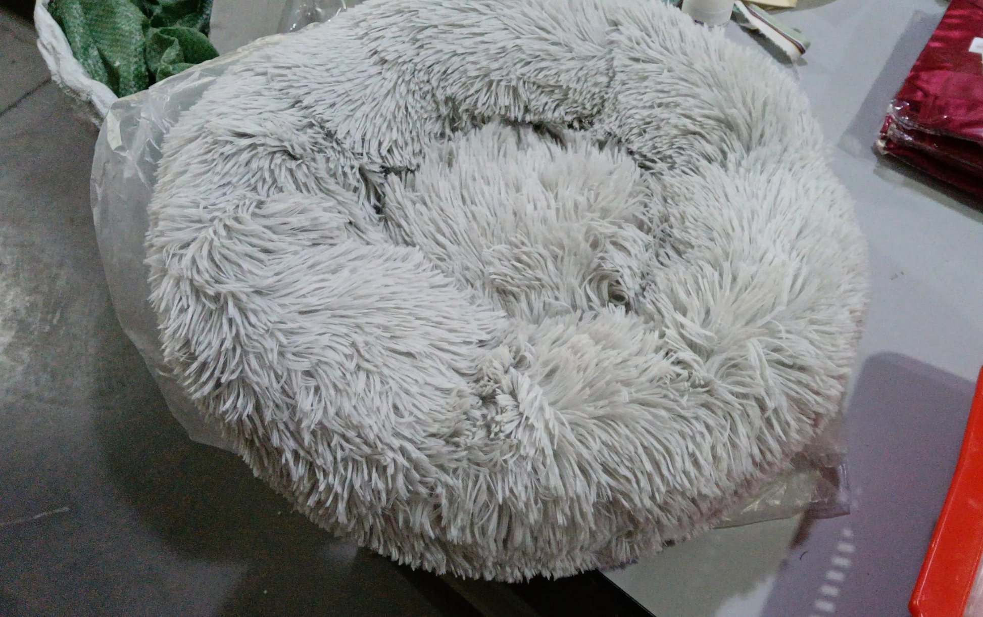 Cozy Round Plush Dog Bed for Small Dogs and Cats - Soft Pet Nest Mat for Puppies